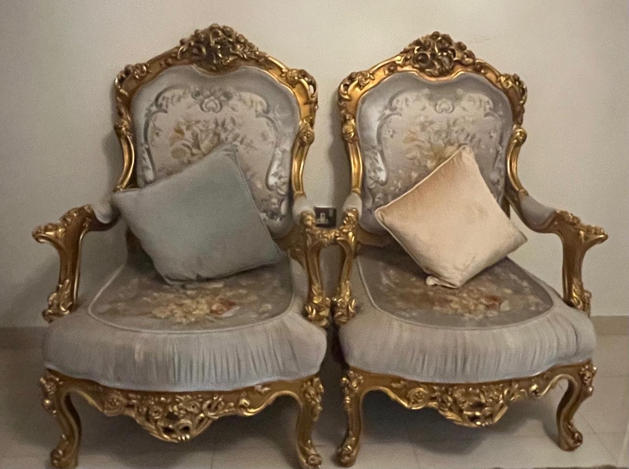 أطقم للبيع مستعملة بحالة جيدة جداً كل طقم 7 أشخاص خشب مصري اصلي