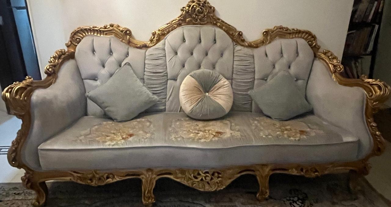 أطقم للبيع مستعملة بحالة جيدة جداً كل طقم 7 أشخاص خشب مصري اصلي