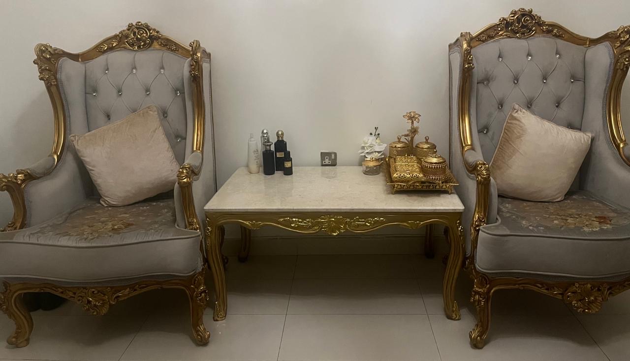 أطقم للبيع مستعملة بحالة جيدة جداً كل طقم 7 أشخاص خشب مصري اصلي