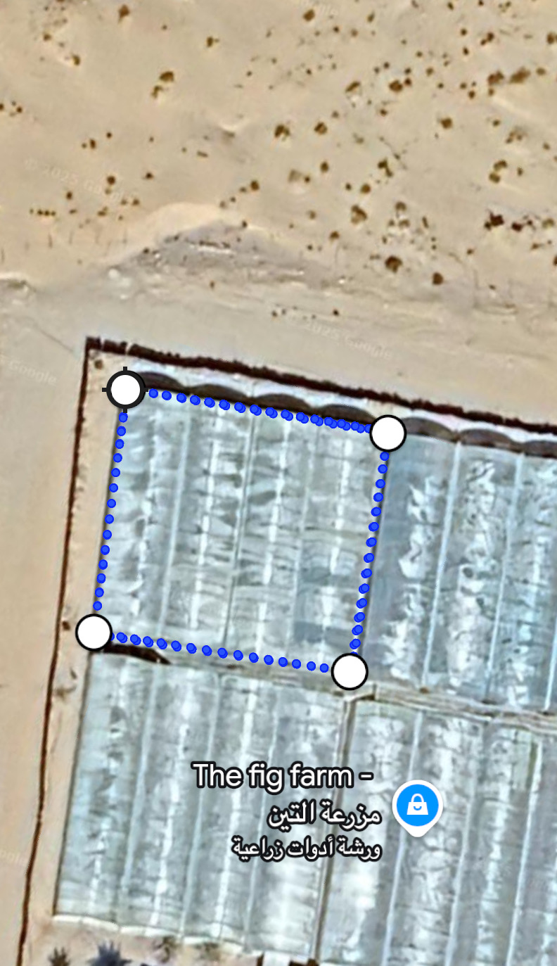 للبيع عدد 4 بيوت زراعية (قرين هاوس) صاله وحده العرض32 في طول 30 متر + 240 شتلة تين مع البيعه مطلوب 35000