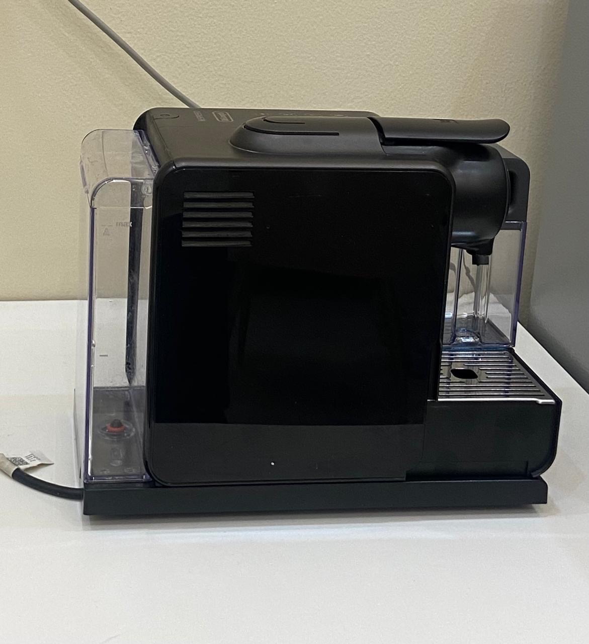 مكينة كوفي للبيع 

الحالة: جديده لكن بدون كرتون 
الأعطال : لا توجد 
السعر : 600 درهم شامل التوصيل 
الموقع : الفجيرة 
رقم التواصل فقط واتس أب 
0565887998