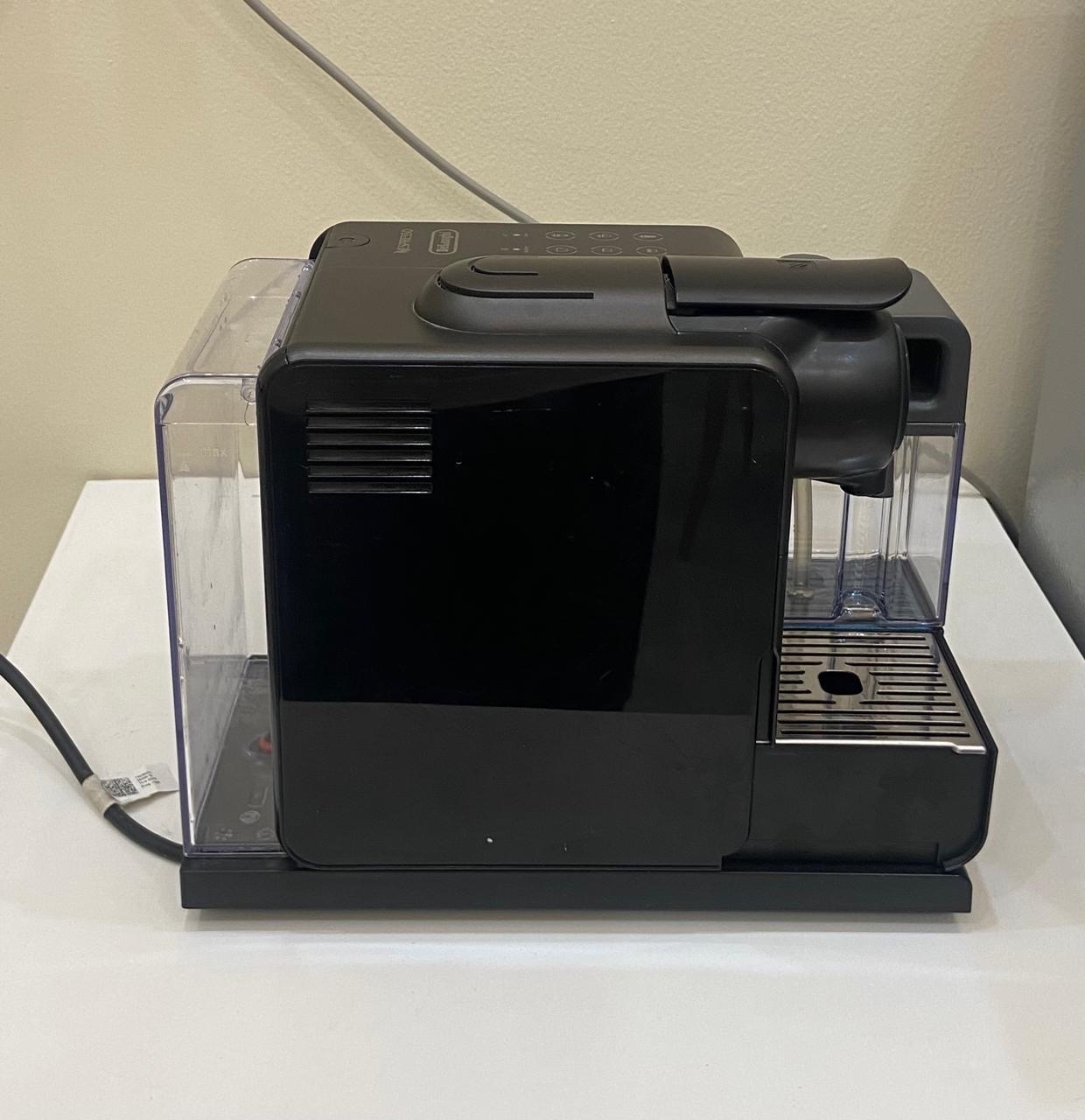 مكينة كوفي للبيع 

الحالة: جديده لكن بدون كرتون 
الأعطال : لا توجد 
السعر : 600 درهم شامل التوصيل 
الموقع : الفجيرة 
رقم التواصل فقط واتس أب 
0565887998