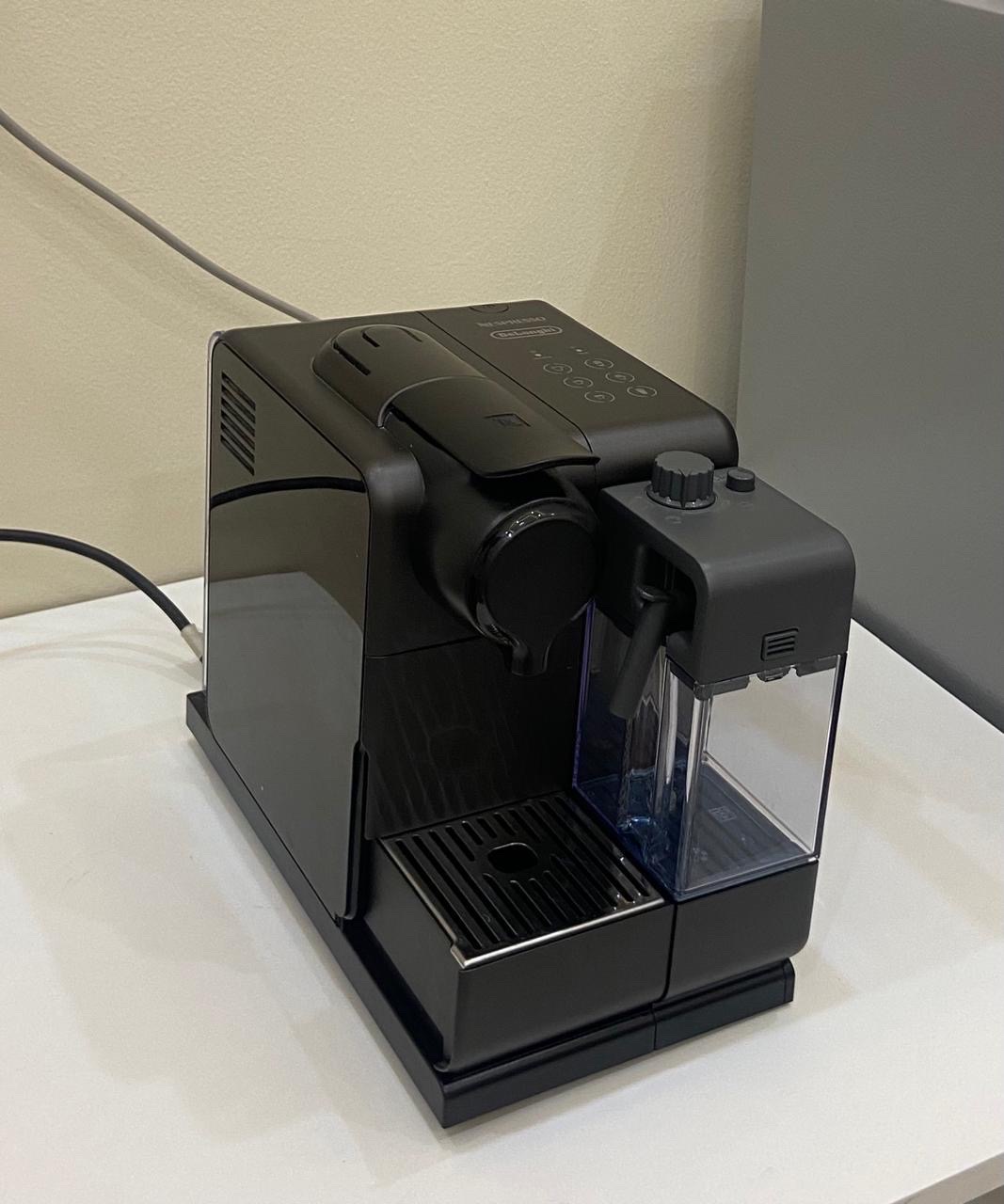 مكينة كوفي للبيع 

الحالة: جديده لكن بدون كرتون 
الأعطال : لا توجد 
السعر : 600 درهم شامل التوصيل 
الموقع : الفجيرة 
رقم التواصل فقط واتس أب 
0565887998