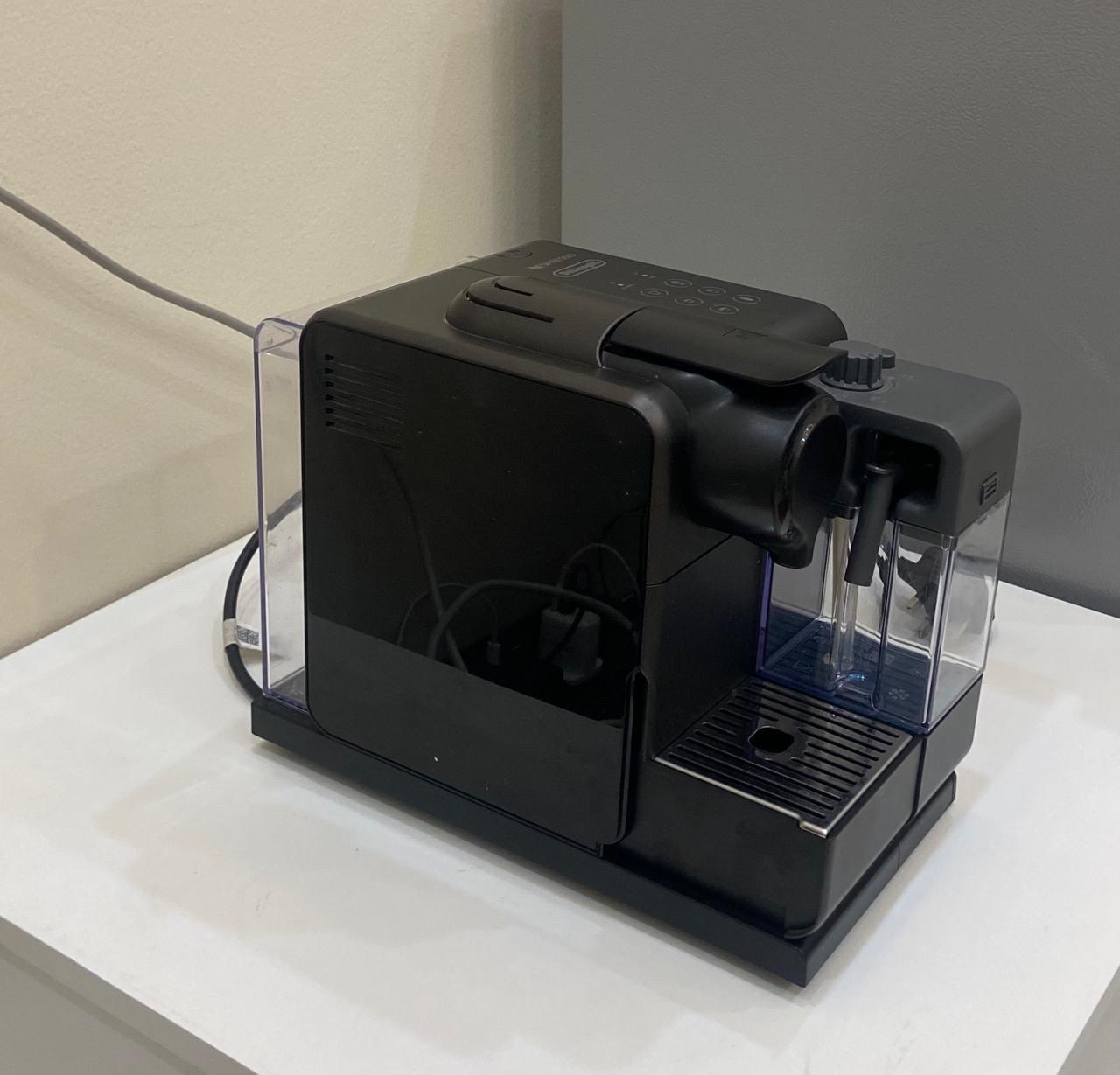 مكينة كوفي للبيع 

الحالة: جديده لكن بدون كرتون 
الأعطال : لا توجد 
السعر : 600 درهم شامل التوصيل 
الموقع : الفجيرة 
رقم التواصل فقط واتس أب 
0565887998