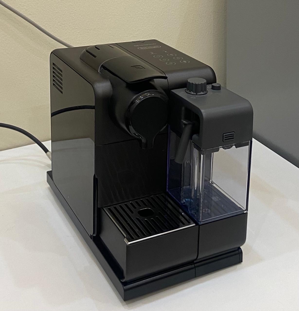 مكينة كوفي للبيع 

الحالة: جديده لكن بدون كرتون 
الأعطال : لا توجد 
السعر : 600 درهم شامل التوصيل 
الموقع : الفجيرة 
رقم التواصل فقط واتس أب 
0565887998