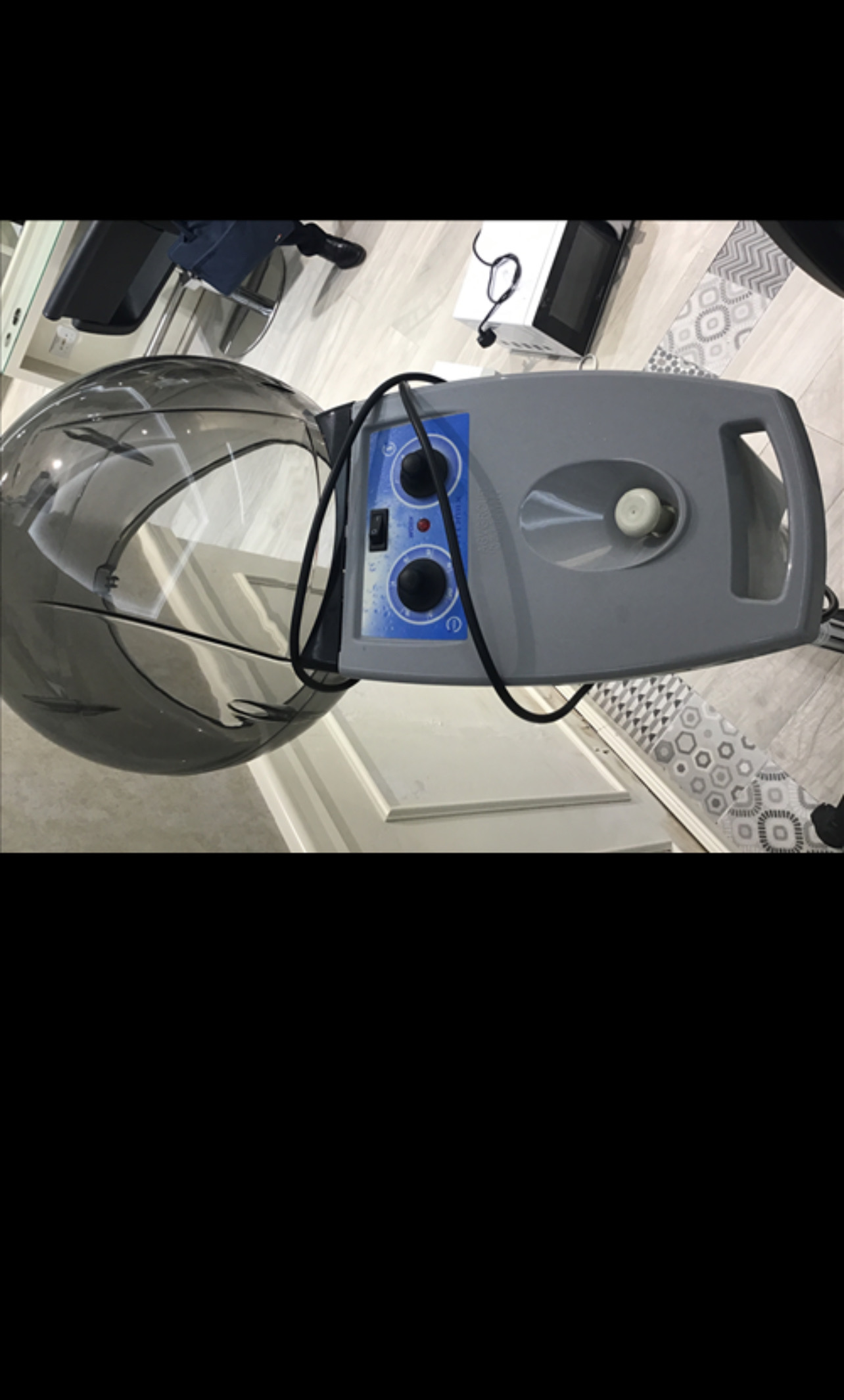 معدات صالون للبيع في ابوظبي بسعر مناسب للتواصل واتساب على رقم 0522209055