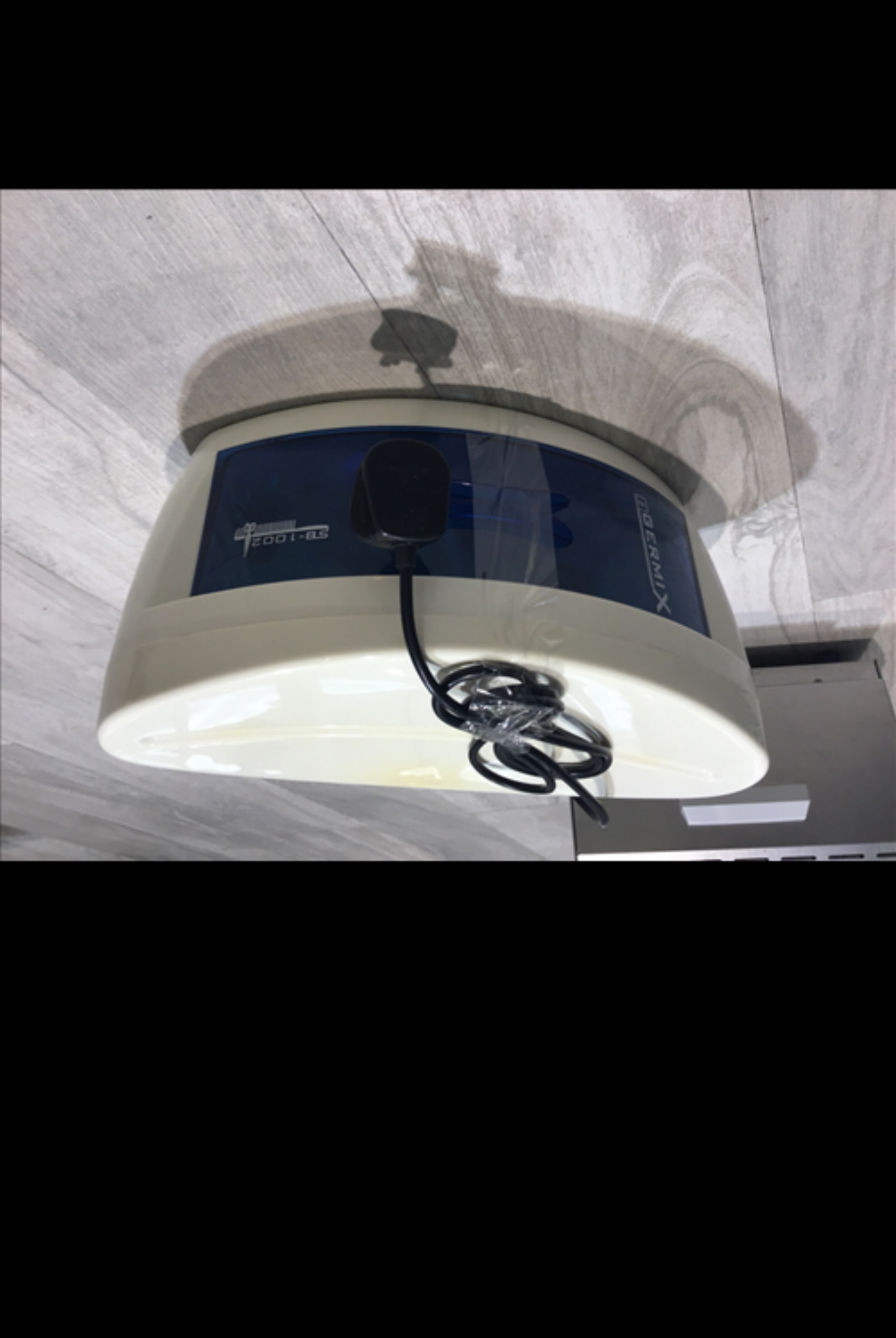 معدات صالون للبيع في ابوظبي بسعر مناسب للتواصل واتساب على رقم 0522209055