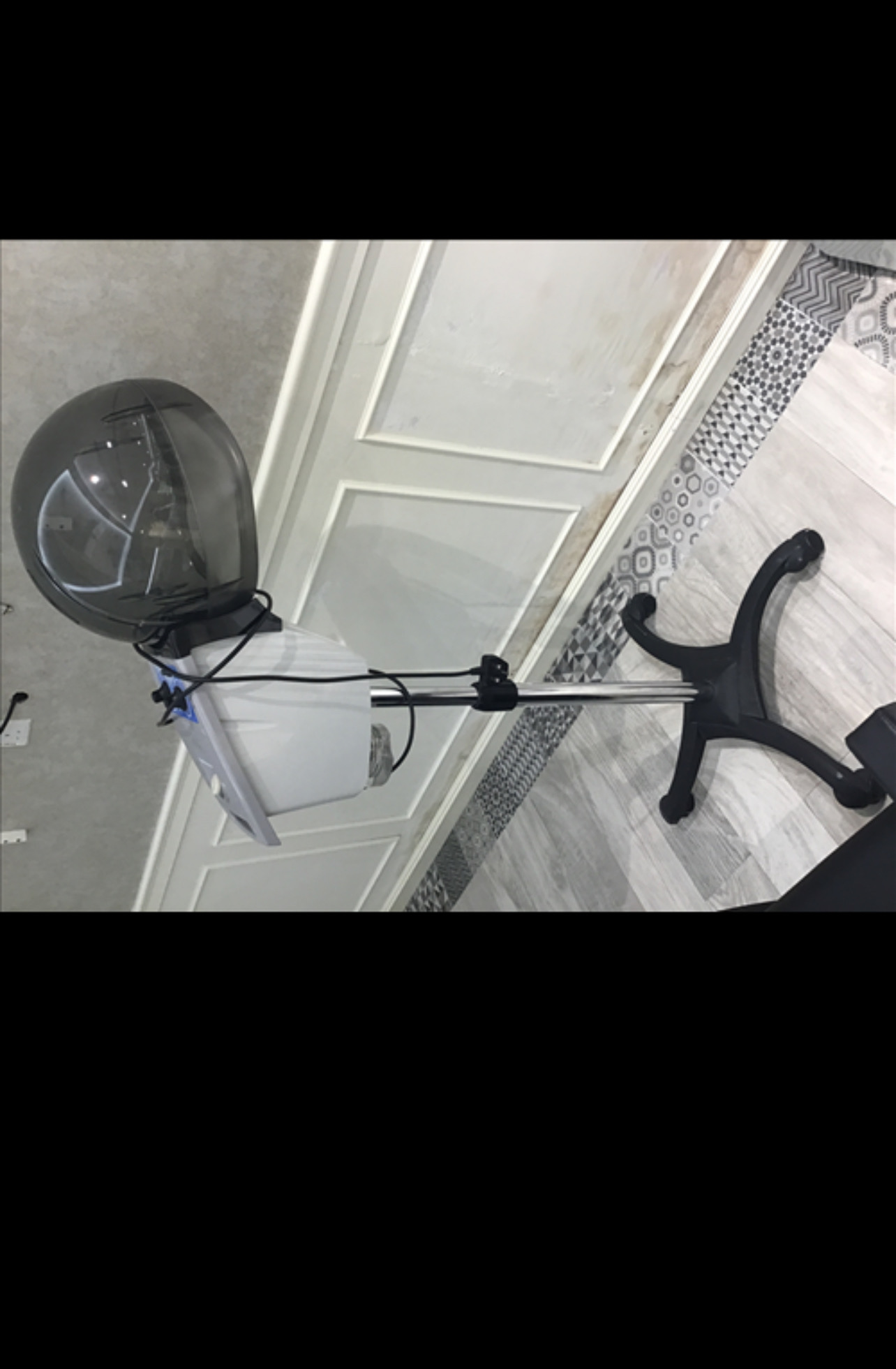 معدات صالون للبيع في ابوظبي بسعر مناسب للتواصل واتساب على رقم 0522209055