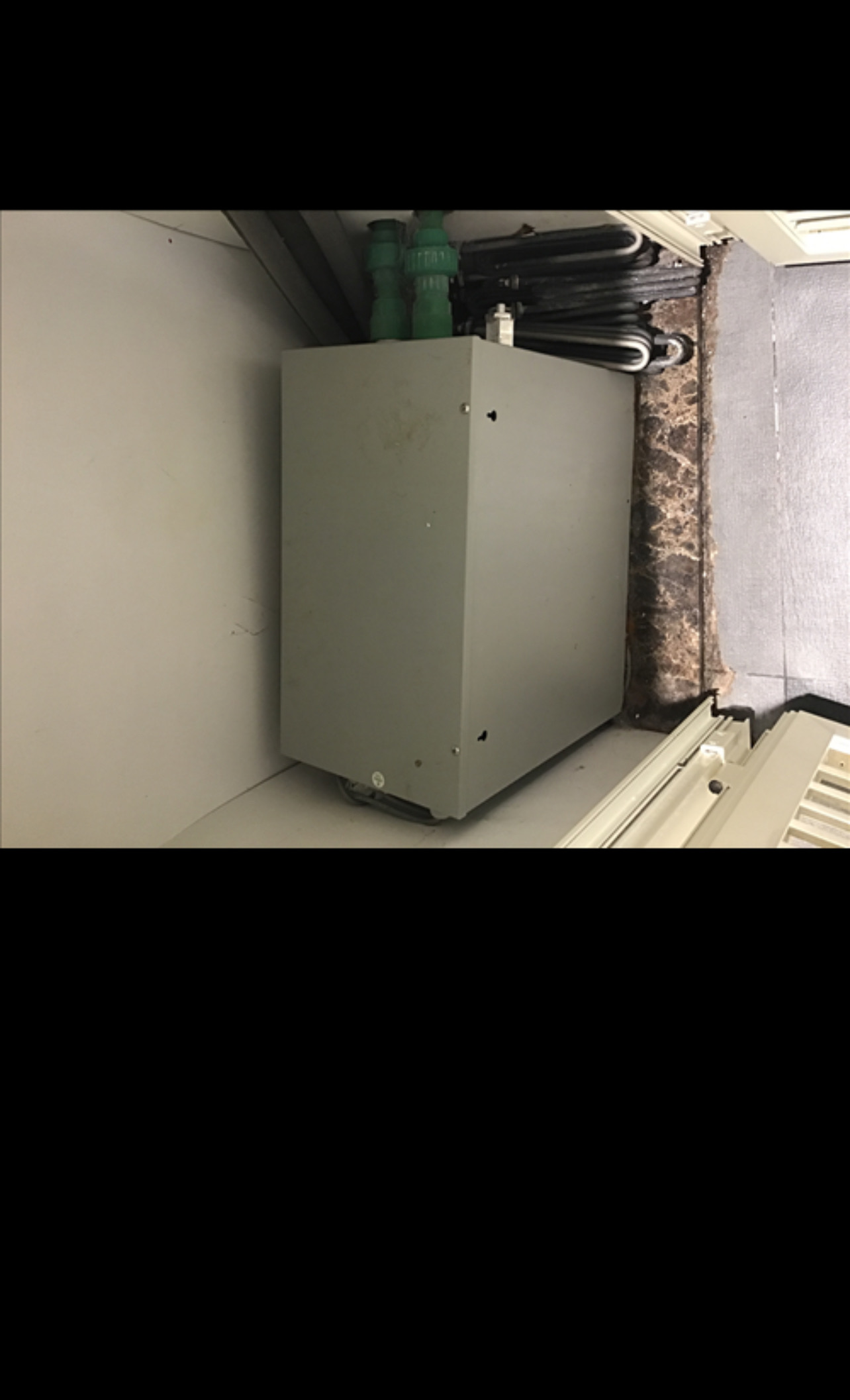 معدات صالون للبيع في ابوظبي بسعر مناسب للتواصل واتساب على رقم 0522209055