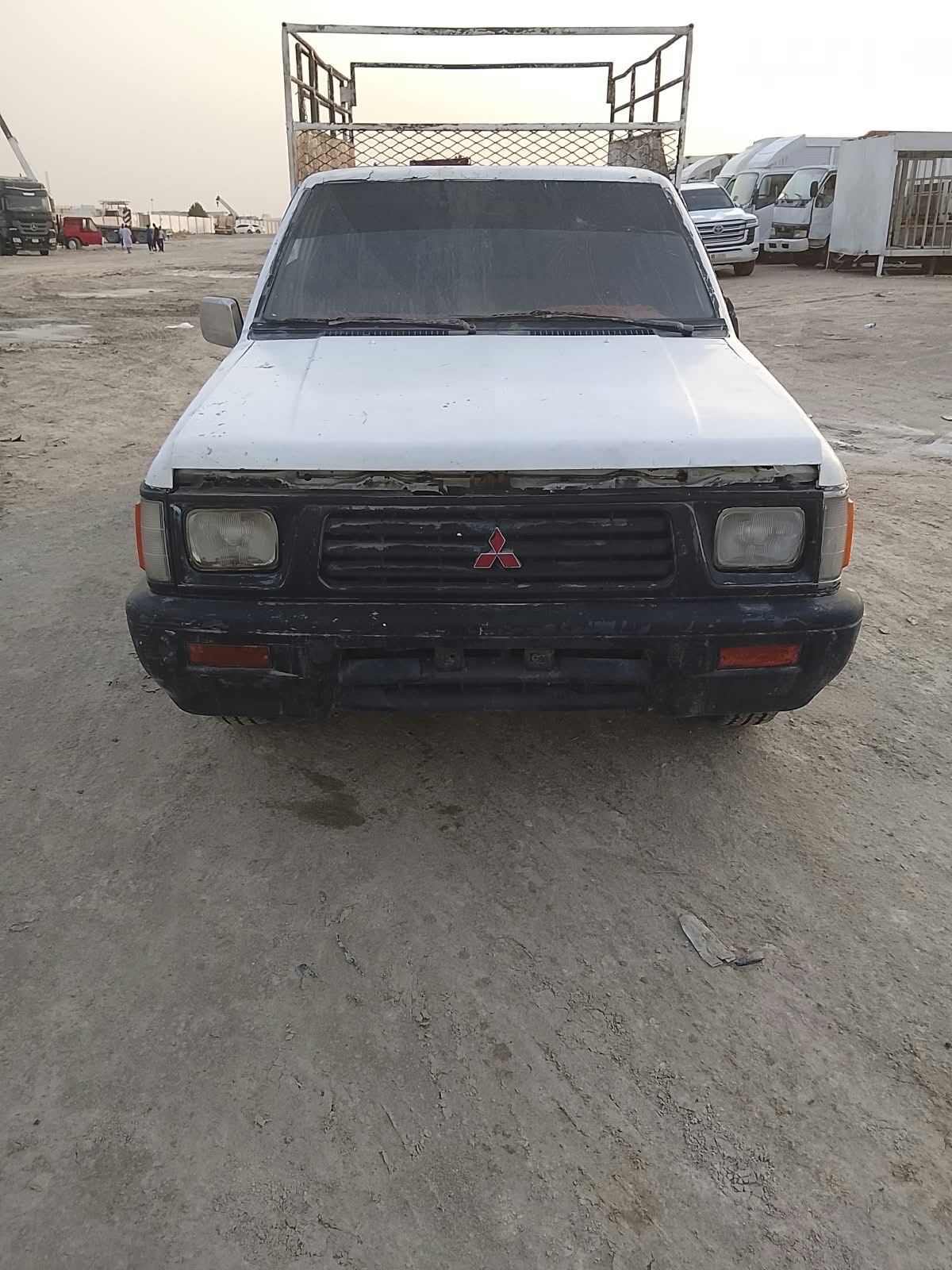 للبيع بيكب ميتسوبيشي سنجل كبينه 1 طن